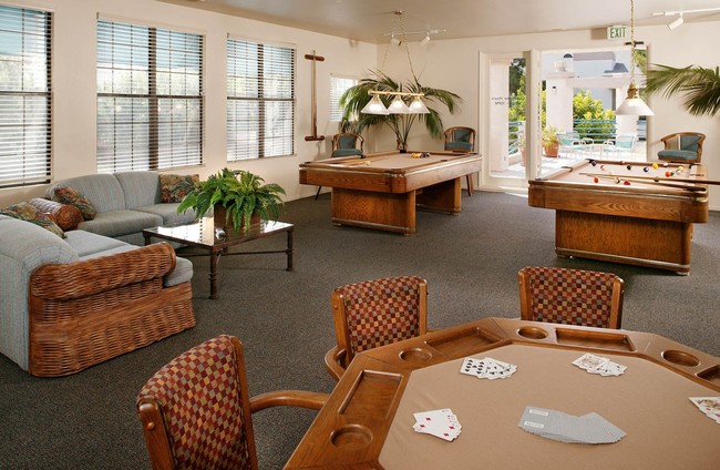 Cypress Point in Ventura, CA - Foto de edificio - Interior Photo