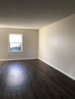 211 E Northpoint Avenue, Unit 211 E Northpoint Ave in High Point, NC - Building Photo