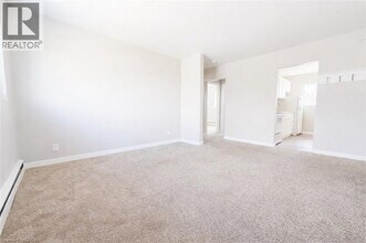 10 Hungerford Rd in Cambridge, ON - Building Photo - Building Photo