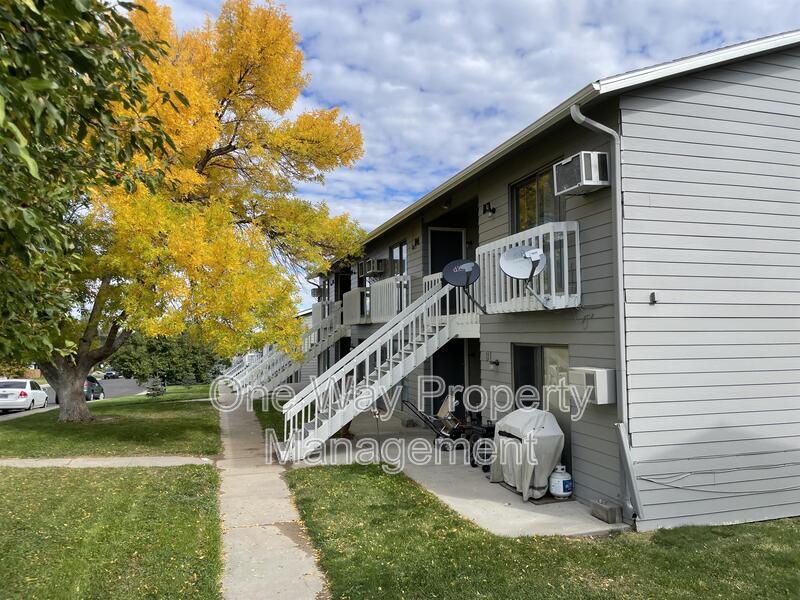 68 12th St in Wheatland, WY - Building Photo