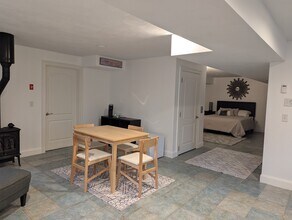 208 Ten Rod Rd in North Kingstown, RI - Building Photo - Building Photo