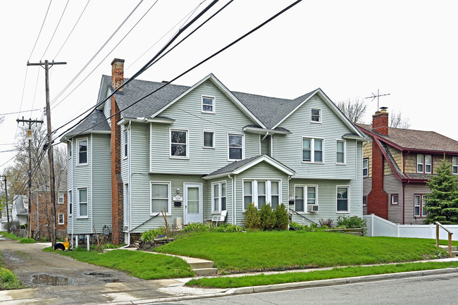 322 S Laurel St in Royal Oak, MI - Foto de edificio - Building Photo