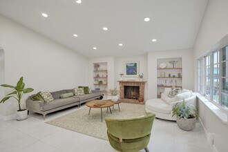 12213 Melissa Way in Hollywood, FL - Building Photo - Building Photo