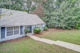 5113 Hill Farm Dr NE in Woodstock, GA - Building Photo - Building Photo