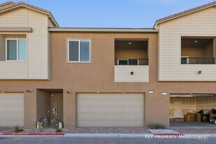1529 Layla Crossing Ave in Henderson, NV - Building Photo