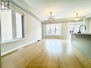 12 Harvey Bunker Cres in Markham, ON - Building Photo - Building Photo