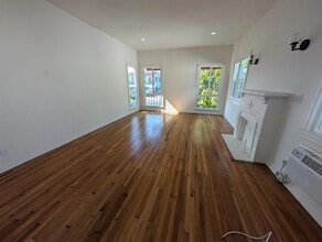4627 St Charles Pl in Los Angeles, CA - Building Photo - Building Photo