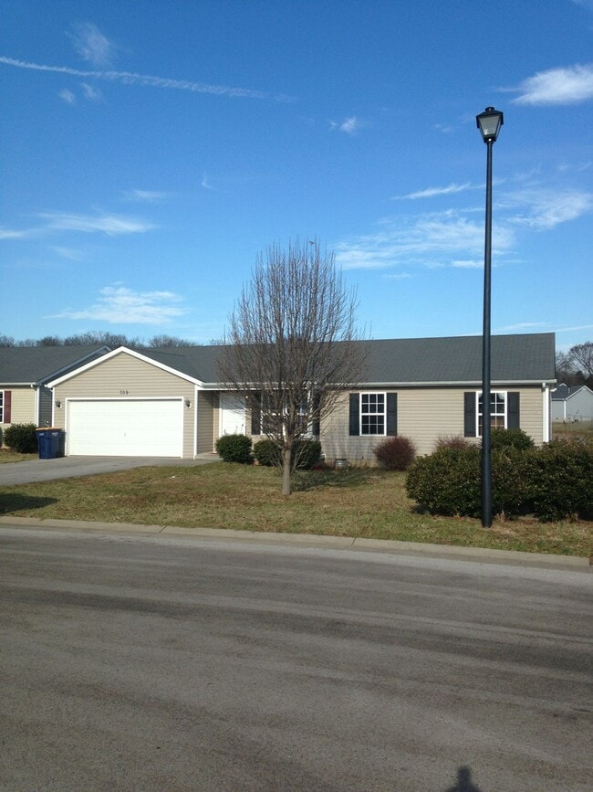 709 Constellation Dr in Bowling Green, KY - Building Photo - Building Photo