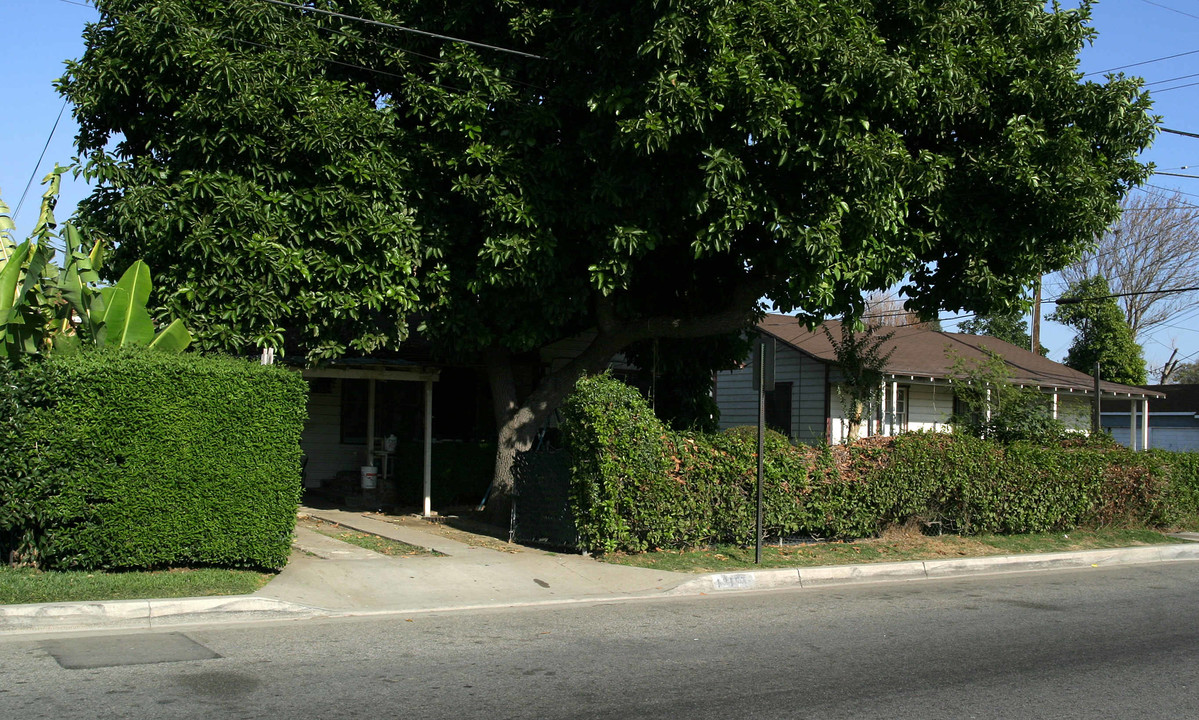 12157-12161 Magnolia St in El Monte, CA - Foto de edificio