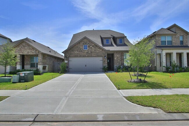 property at 15818 Dove Holw Dr