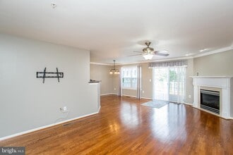207 Hampshire Dr in Sellersville, PA - Foto de edificio - Building Photo