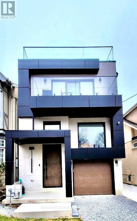 59 Standish Ave in Toronto, ON - Building Photo
