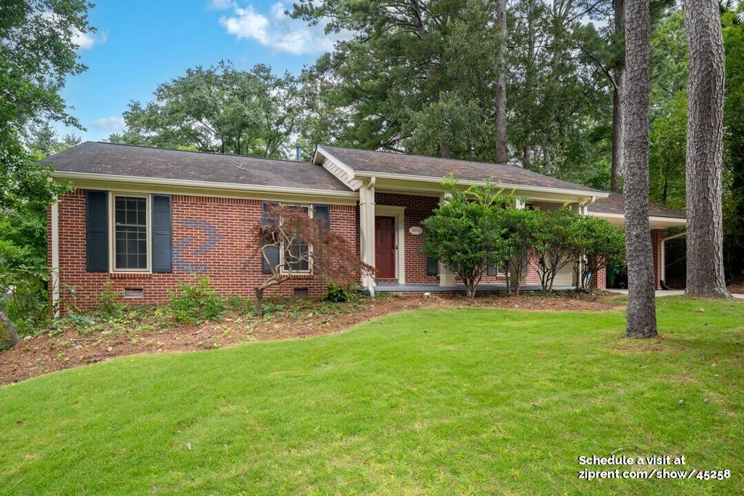 2231 Allaire Ln NE in Atlanta, GA - Building Photo