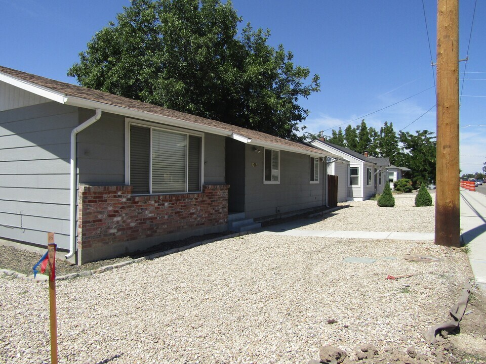 1205 N Meridian Rd in Meridian, ID - Building Photo