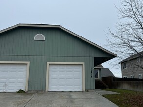 12218-12220 W 10th Ave in Airway Heights, WA - Building Photo - Building Photo