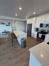 8392 S Sky Mirror Ln, Unit 301 in Sandy, UT - Building Photo - Building Photo