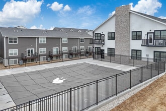 Birchwood Grove in Davenport, IA - Foto de edificio - Building Photo