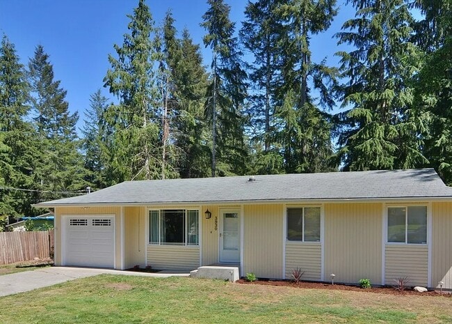 3930 Brook Ln NW in Bremerton, WA - Building Photo - Building Photo