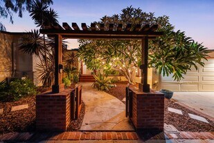 4350 Summit Dr in La Mesa, CA - Building Photo