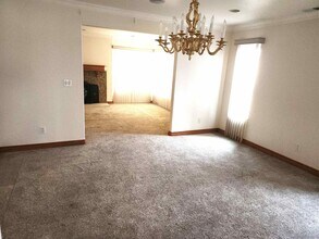 6421 Lochmoor Dr in San Diego, CA - Building Photo - Building Photo