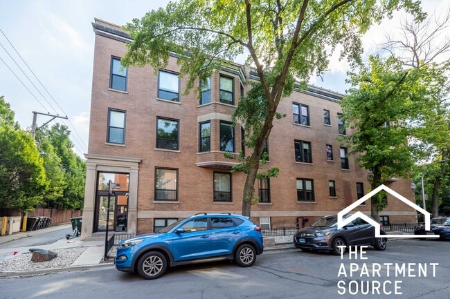 3611 N Greenview Ave, Unit 3