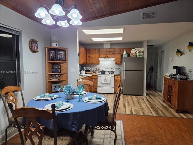 1866 9th Pl in Vero Beach, FL - Foto de edificio - Building Photo