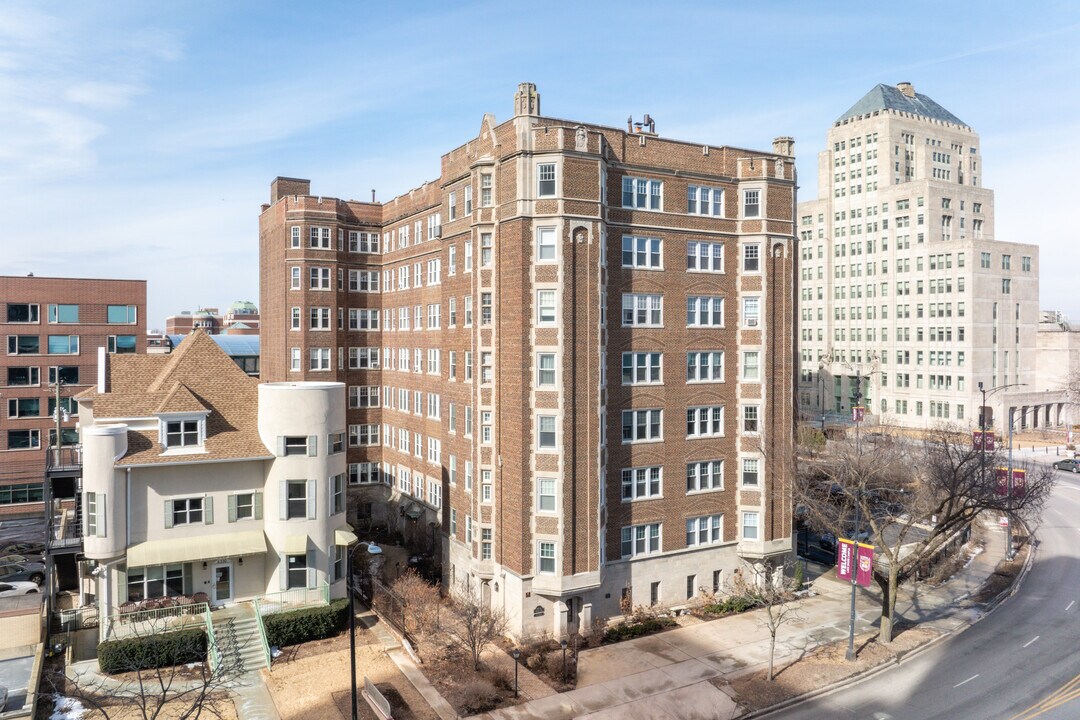 6334-6344 N Sheridan Rd in Chicago, IL - Building Photo