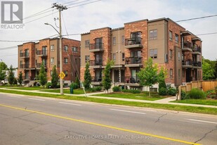 361 Lancaster St W in Kitchener, ON - Building Photo