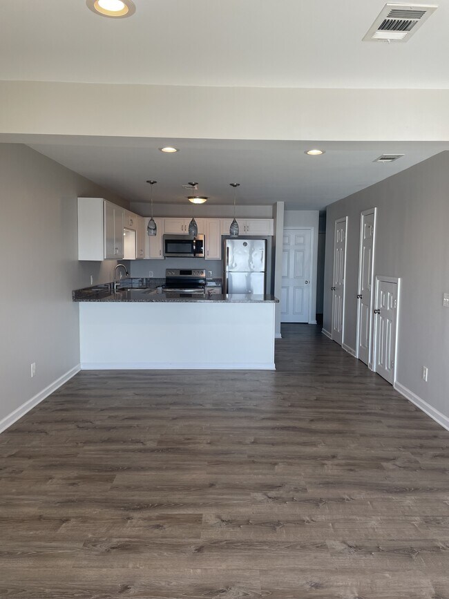 6455 Oak Shr Dr in Panama City, FL - Building Photo - Building Photo