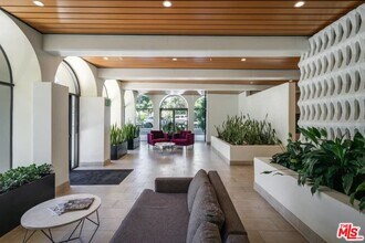 1300 Midvale Ave in Los Angeles, CA - Building Photo - Building Photo