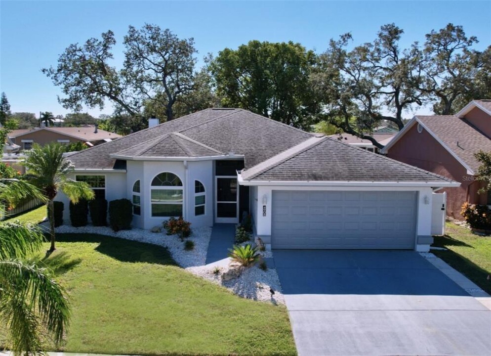 4908 Harbor Woods Dr in Palm Harbor, FL - Foto de edificio