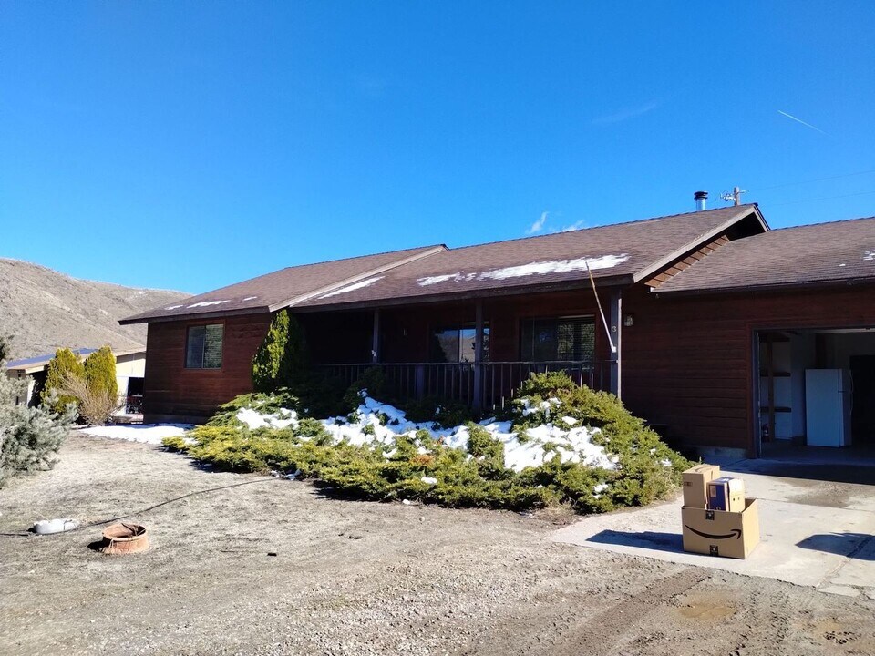3137 Bodie Rd in Gardnerville, NV - Building Photo