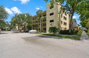 367 S Federal Hwy in Deerfield Beach, FL - Foto de edificio - Building Photo
