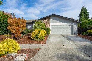 4248 Leafwood Cir E in Santa Rosa, CA - Building Photo