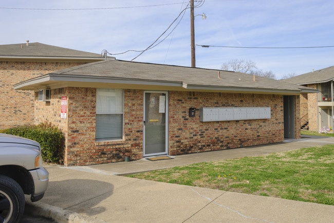 Manor I Apartments in Caddo Mills, TX - Building Photo - Building Photo