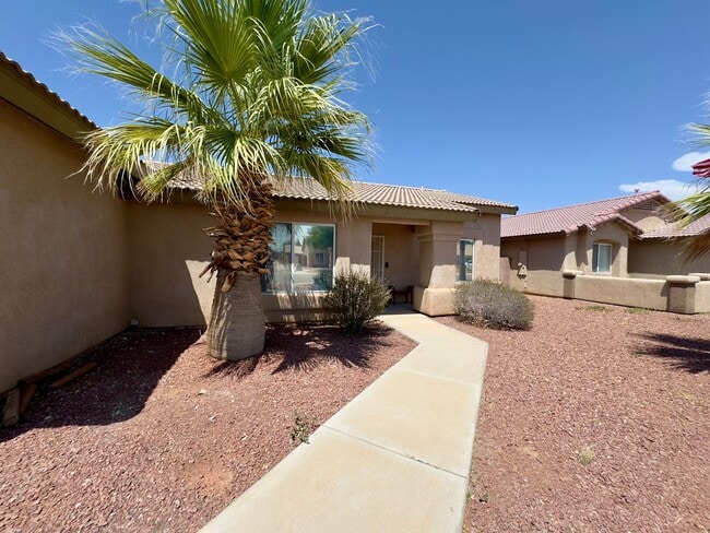 2409 Wildflower Dr in Mohave Valley, AZ - Foto de edificio - Building Photo