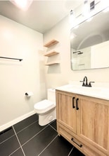 12515 SE 74th St in Newcastle, WA - Foto de edificio - Building Photo