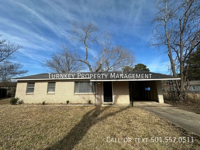 8216 Frontier Rd in Little Rock, AR - Foto de edificio - Building Photo