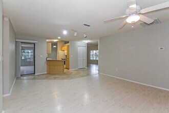 3116 50th Ave Dr E in Bradenton, FL - Building Photo - Building Photo