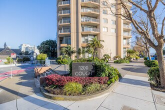 Cathedral Hill Tower in San Francisco, CA - Building Photo - Building Photo