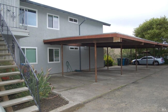 764 Pope Dr, Unit A in Vallejo, CA - Foto de edificio - Building Photo