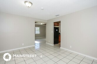 4977 SW 11th Pl in Margate, FL - Building Photo - Building Photo