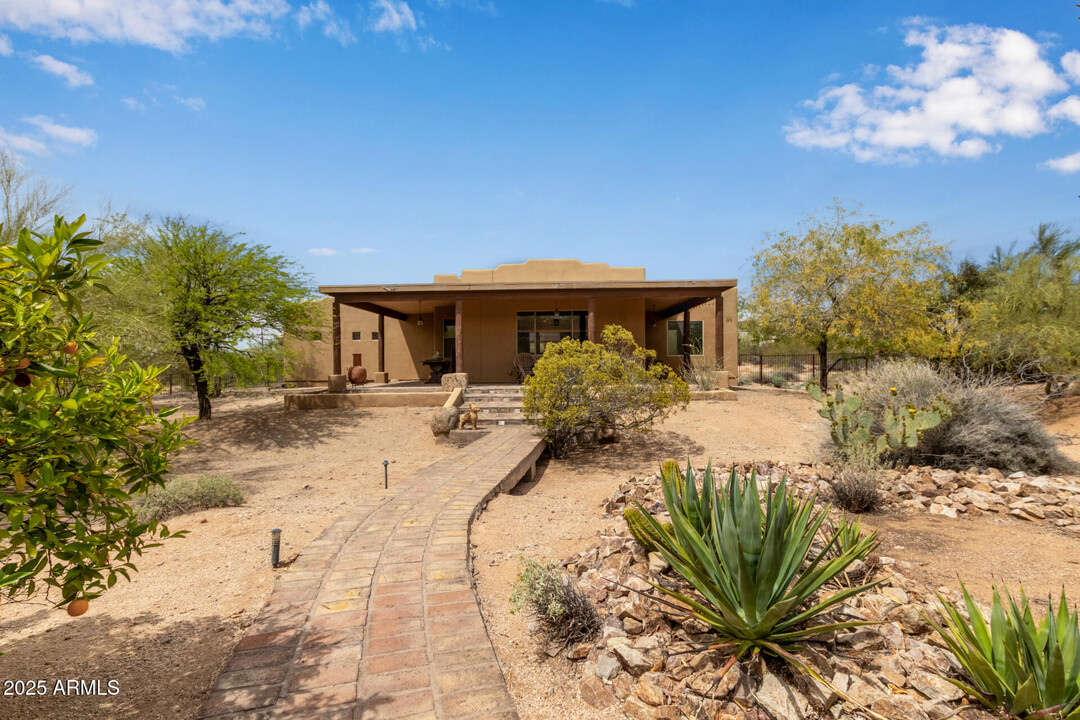 6310 E Dove Valley Rd in Cave Creek, AZ - Building Photo