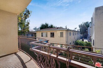 1731 Corinth Ave in Los Angeles, CA - Building Photo - Building Photo