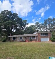 1204 26th Ave N in Hueytown, AL - Building Photo