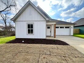 122 E Grand St in Jackson, TN - Building Photo