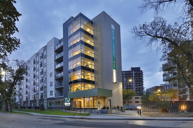 180 Roslyn