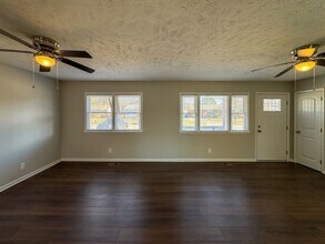 1622 Grandview Dr in Fayetteville, NC - Building Photo - Building Photo