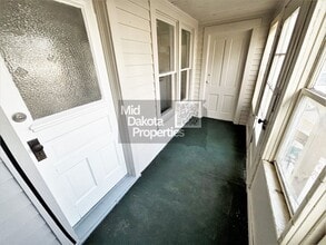 735 S Wisconsin St in Mitchell, SD - Building Photo - Building Photo