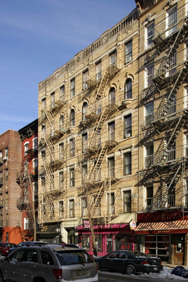 73-75 East 7th Street in New York, NY - Foto de edificio - Building Photo